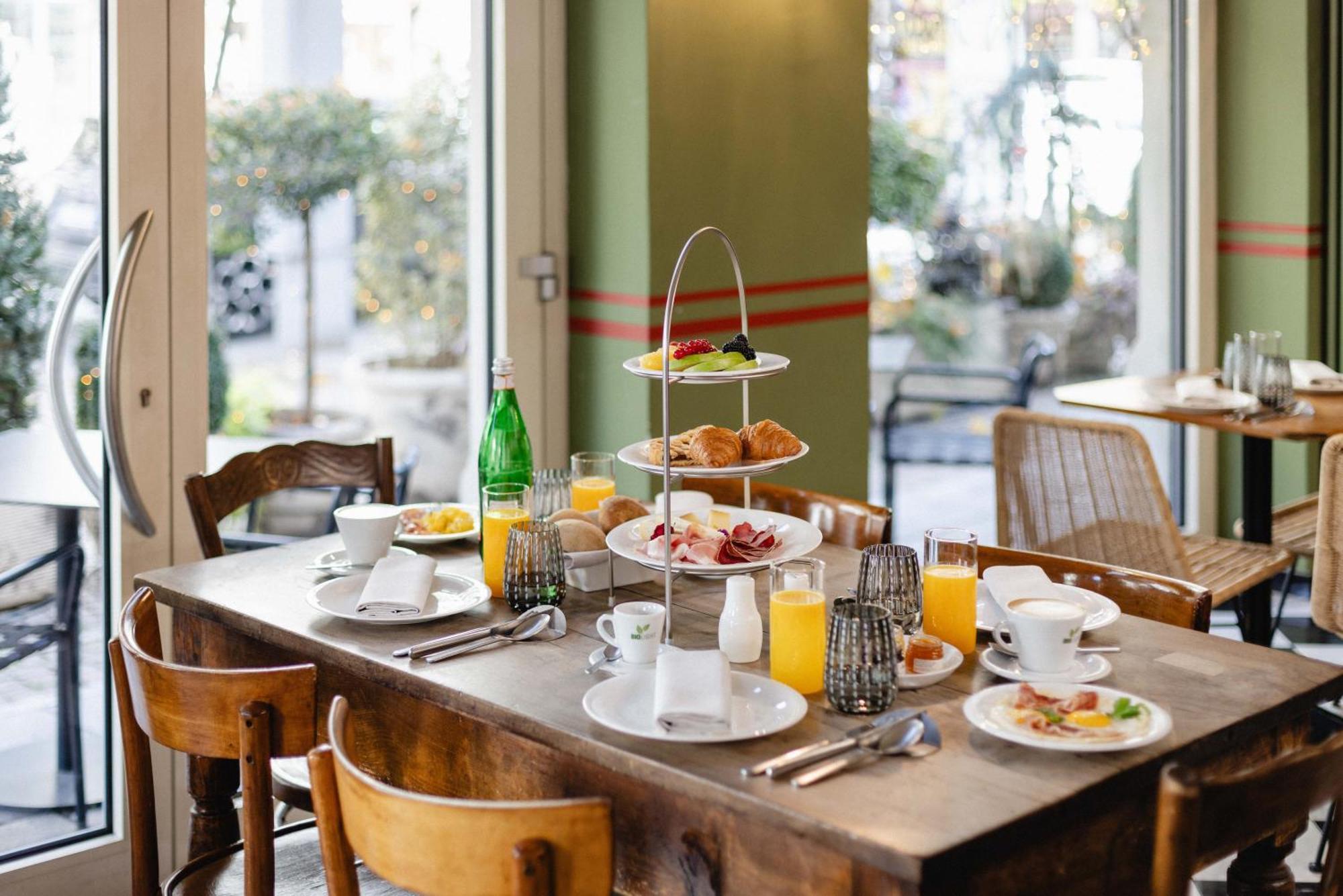 Terra Hotel Boutique Тірано Екстер'єр фото